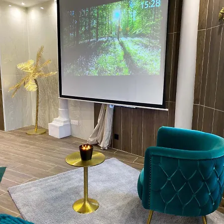 Capsule Egypte - Jacuzzi - Sauna - Billard - Netflix&home Cinéma - Nintendo Switch&jeu - *