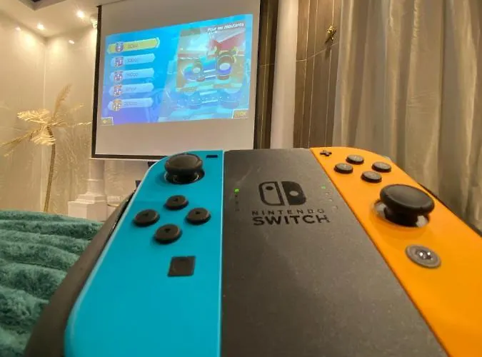 Appartement Capsule Egypte - Jacuzzi - Sauna - Billard - Netflix&home Cinéma - Nintendo Switch&jeu -