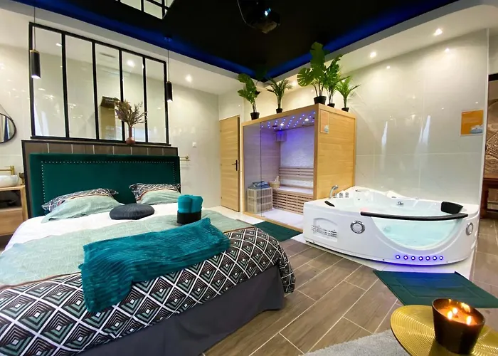 Capsule Egypte - Jacuzzi - Sauna - Billard - Netflix&home Cinéma - Nintendo Switch&jeu - Crespin (Nord)