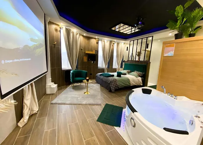 Appartement Capsule Egypte - Jacuzzi - Sauna - Billard - Netflix&home Cinéma - Nintendo Switch&jeu -