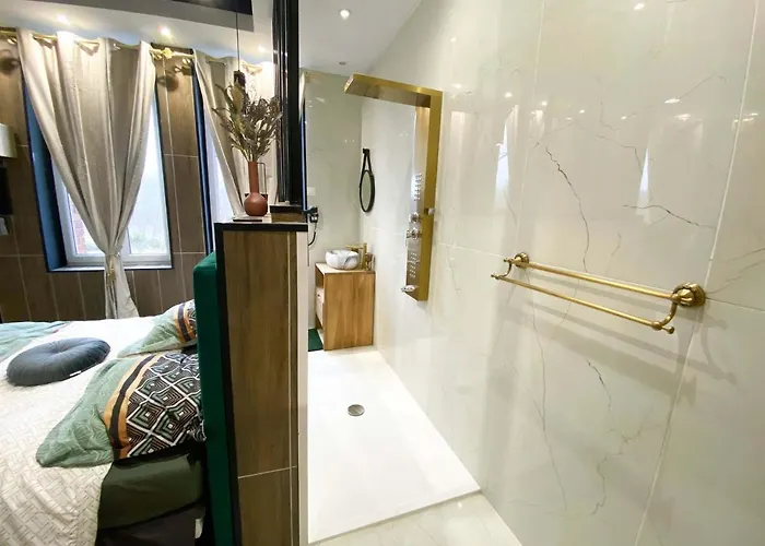 Capsule Egypte - Jacuzzi - Sauna - Billard - Netflix&home Cinéma - Nintendo Switch&jeu - Appartement *